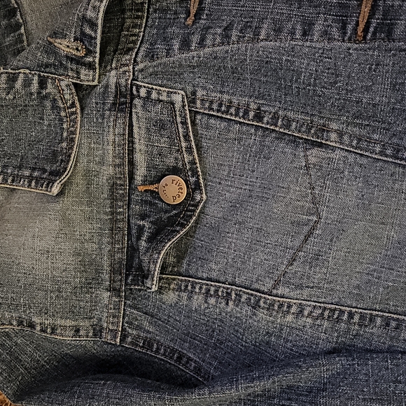 LEE Jean Jacket - Picture 2 of 4